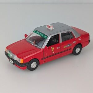 Diecast ToysRUS Toyota Crown Comfort Red Taxi Car Model Toy Collectible Gift
